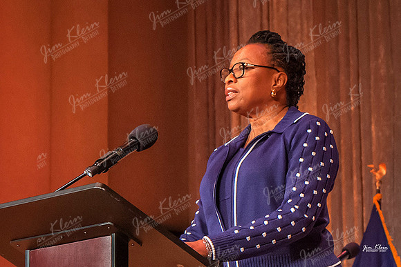 #8589 - Dr. Daphne Ntiri, 2014 Individual Community Leadership Award