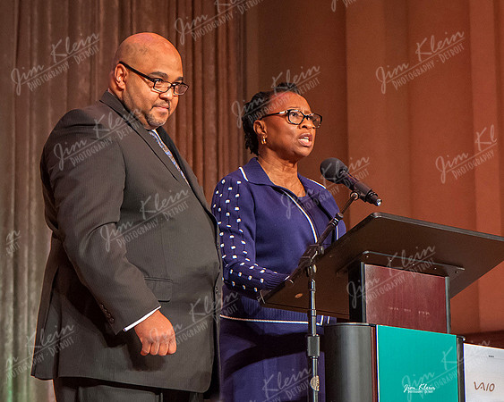 #8630 - Dr. Daphne Ntiri, 2014 Individual Community Leadership Award