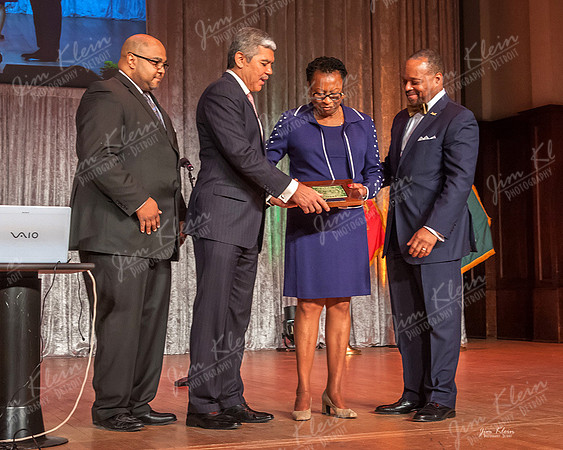 #8584 - Dr. Daphne Ntiri, 2014 Individual Community Leadership Award